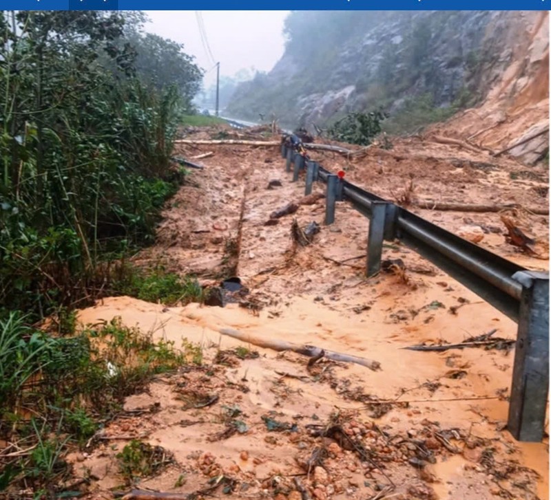 Khanh Hoa: Can canh sat lo nghiem trong tren deo Khanh Le di Da Lat-Hinh-2