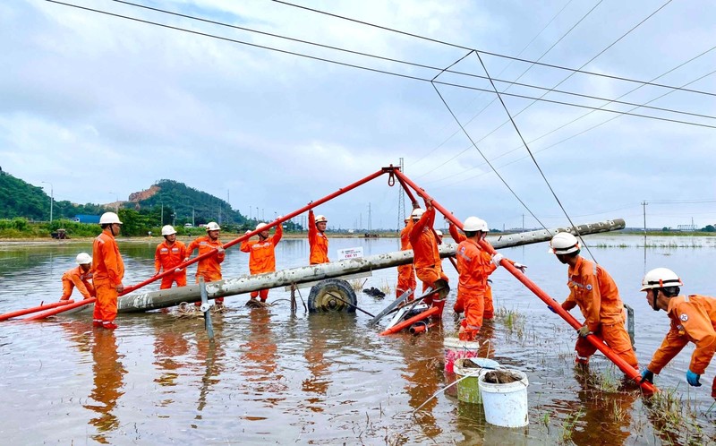 EVN ra cong dien ve trien khai ung pho con bao so 10