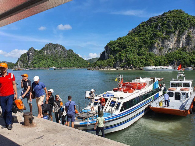 Tour gia sieu khuyen mai dip Tet, can trong sap bay lua dao