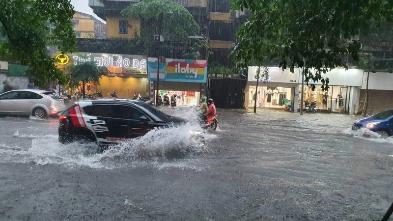 Thời tiết ngày 2/5: Bắc Bộ có mưa rào và dông, trưa chiều nắng Thoi tiet ngay 2/5: Bac Bo co mua rao va dong, trua chieu nang