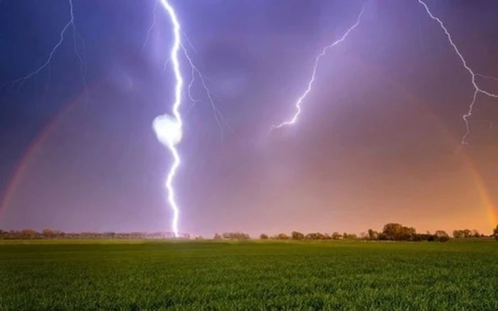 Người đàn ông ở Bình Định bị sét đánh tử vong ngoài đồng Nguoi dan ong o Binh Dinh bi set danh tu vong ngoai dong