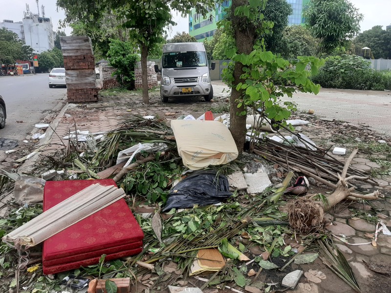 Ha Noi: Canh nhech nhac tai nhieu tuyen pho o quan Ha Dong-Hinh-6