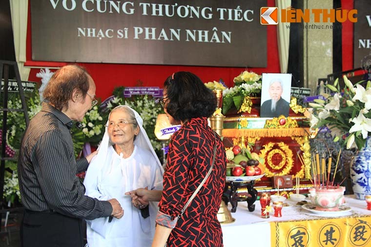 Van nghe si nghen ngao vieng NS Phan Huynh Dieu va Phan Nhan-Hinh-8