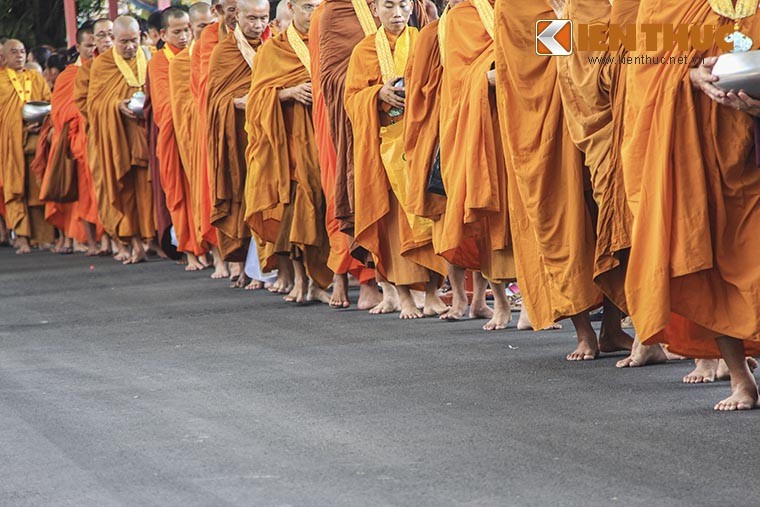 1000 tang ni tham gia dai le Vu Lan, Cung duong Bat Hoi-Hinh-12