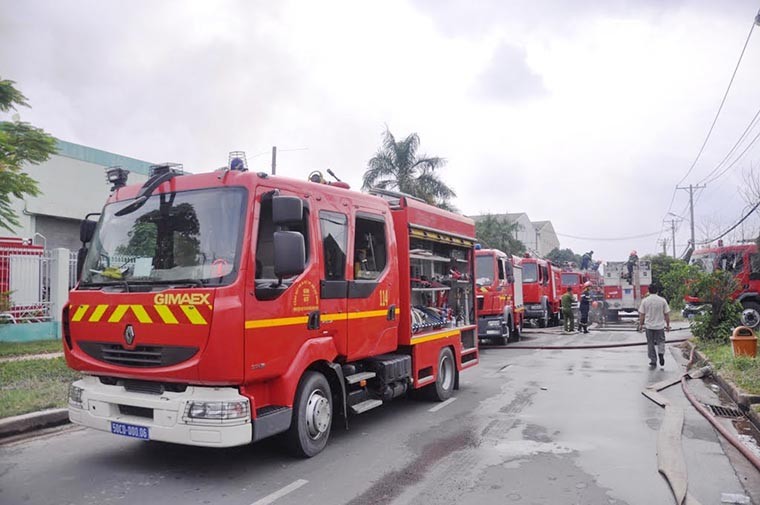 Chay kinh hoang trong KCN Vinh Loc, hang tram linh cuu hoa dap lua-Hinh-4