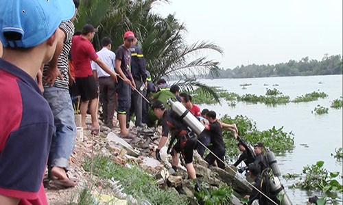 Binh Duong: Nhau say boi xuong song, mot nguoi chet duoi