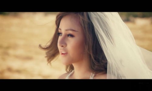 Ba Tung goi cam trong MV dau tay dep long lanh