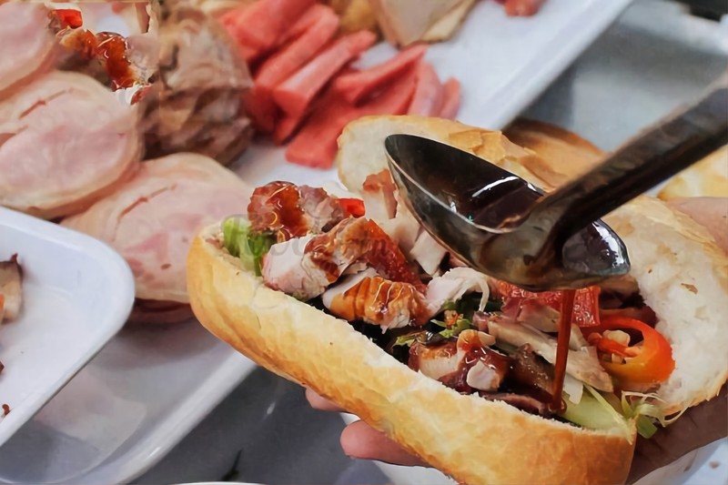 Foodtour TP.HCM dip nay nen “thuong” mon gi?