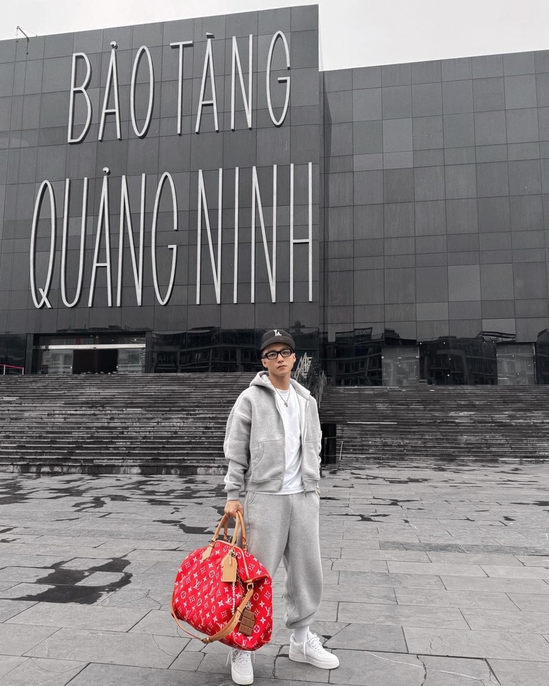“Chay may” voi loat diem check-in dep quen loi ve o Quang Ninh
