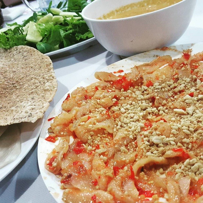 Den Ha Tinh, thuong thuc goi ca duc tinh hoa bien ca mien Trung-Hinh-10