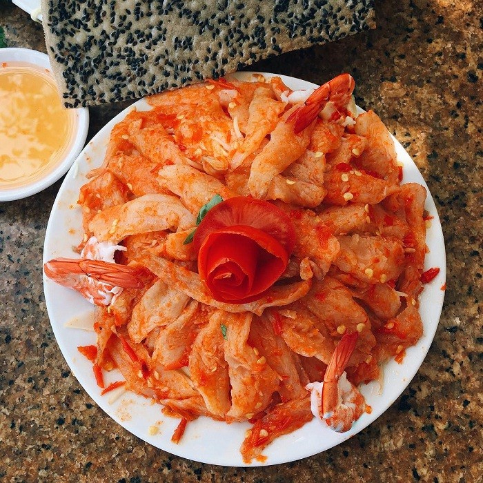 Den Ha Tinh, thuong thuc goi ca duc tinh hoa bien ca mien Trung-Hinh-4