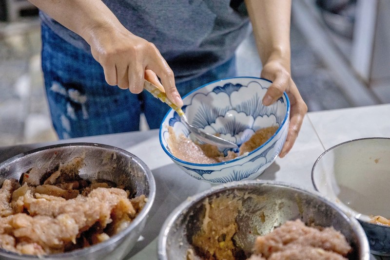 Thuong thuc mon bun quay dac san tru danh 