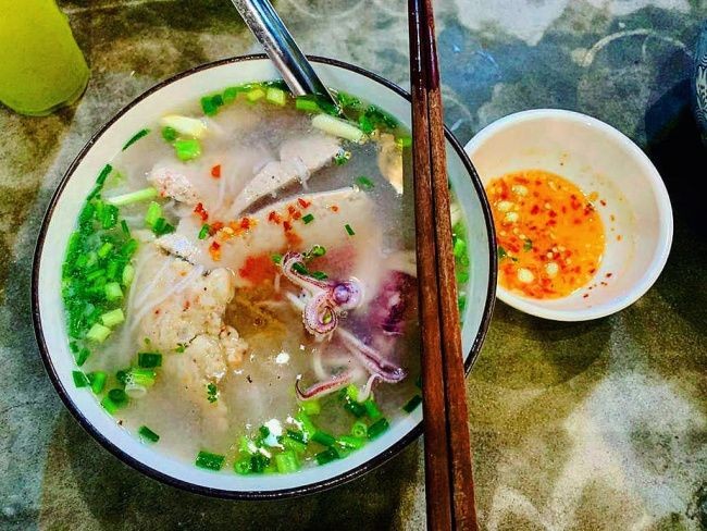 Thuong thuc mon bun quay dac san tru danh 
