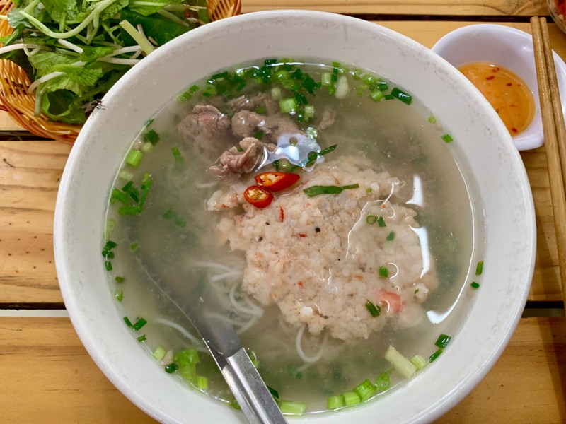 Thuong thuc mon bun quay dac san tru danh 