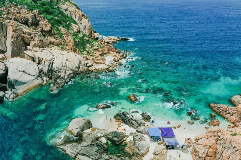 Kham pha Bai Rua “vien ngoc tho” giua bien troi Ninh Thuan