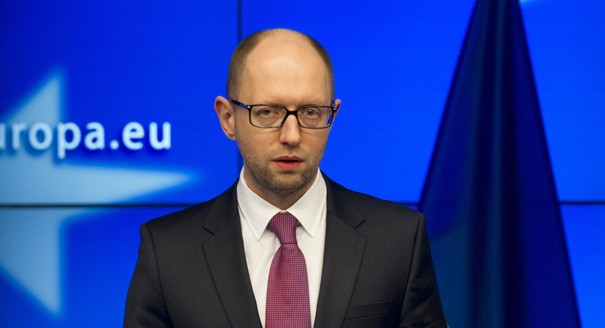 Yatsenyuk yeu cau coi DNR va LNR la khung bo