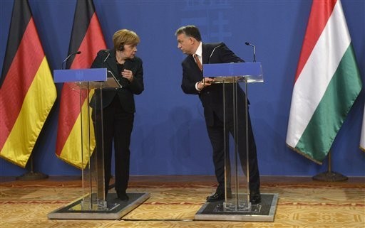 Thu tuong Merkel: Duc khong cung cap vu khi cho Ukraine