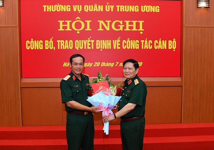 Xem binh nghiep cua ba tan Thu truong Bo Quoc phong-Hinh-2