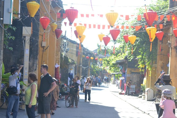 Quang Nam quyet dinh cach ly xa hoi toan Hoi An