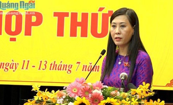 Ba Bui Thi Quynh Van thay ong Le Viet Chu giu chuc Bi thu Quang Ngai