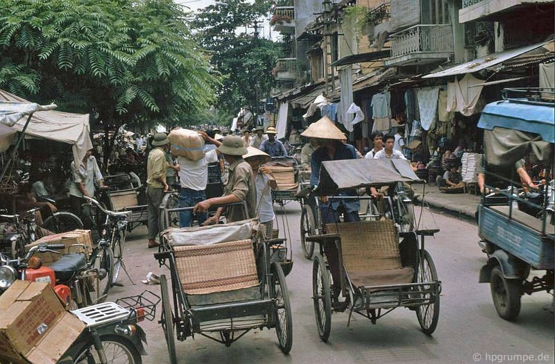 Hinh anh cuc sinh dong ve giao thong Ha Noi dau thap nien 1990-Hinh-4