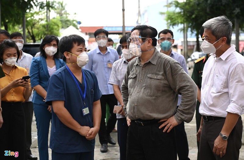 Thu tuong xuong tan noi kiem tra cong tac chong dich o Binh Duong-Hinh-17