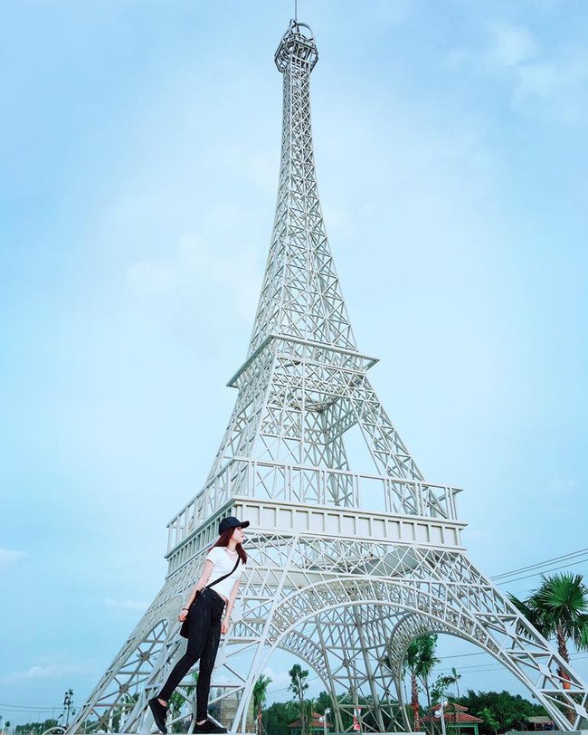 Thap Eiffel xuat hien tai Viet Nam, gioi tre khoe anh check-in-Hinh-11