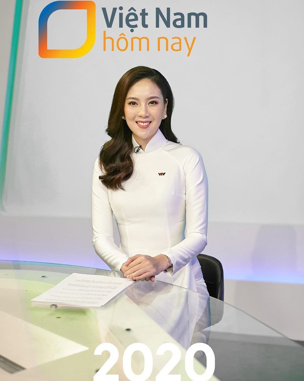 Tai hien hinh anh 50 nam, MC xinh nhat VTV khien dan tinh boi hoi-Hinh-9