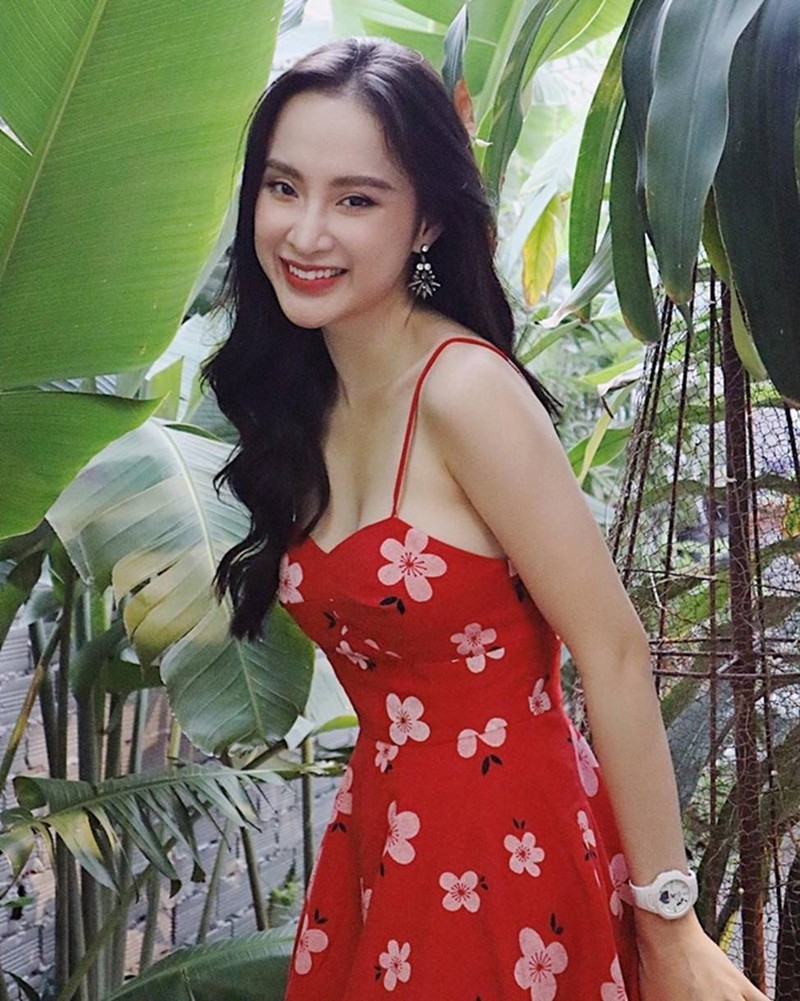 Sau man o an, hot girl “Kinh Van Hoa” khoe nhan sac len huong-Hinh-12