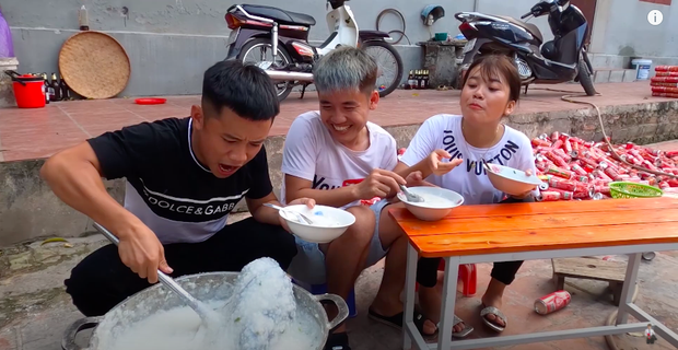 Nau chao ga nguyen long, con trai ba Tan Vlog lai gay phan no-Hinh-7