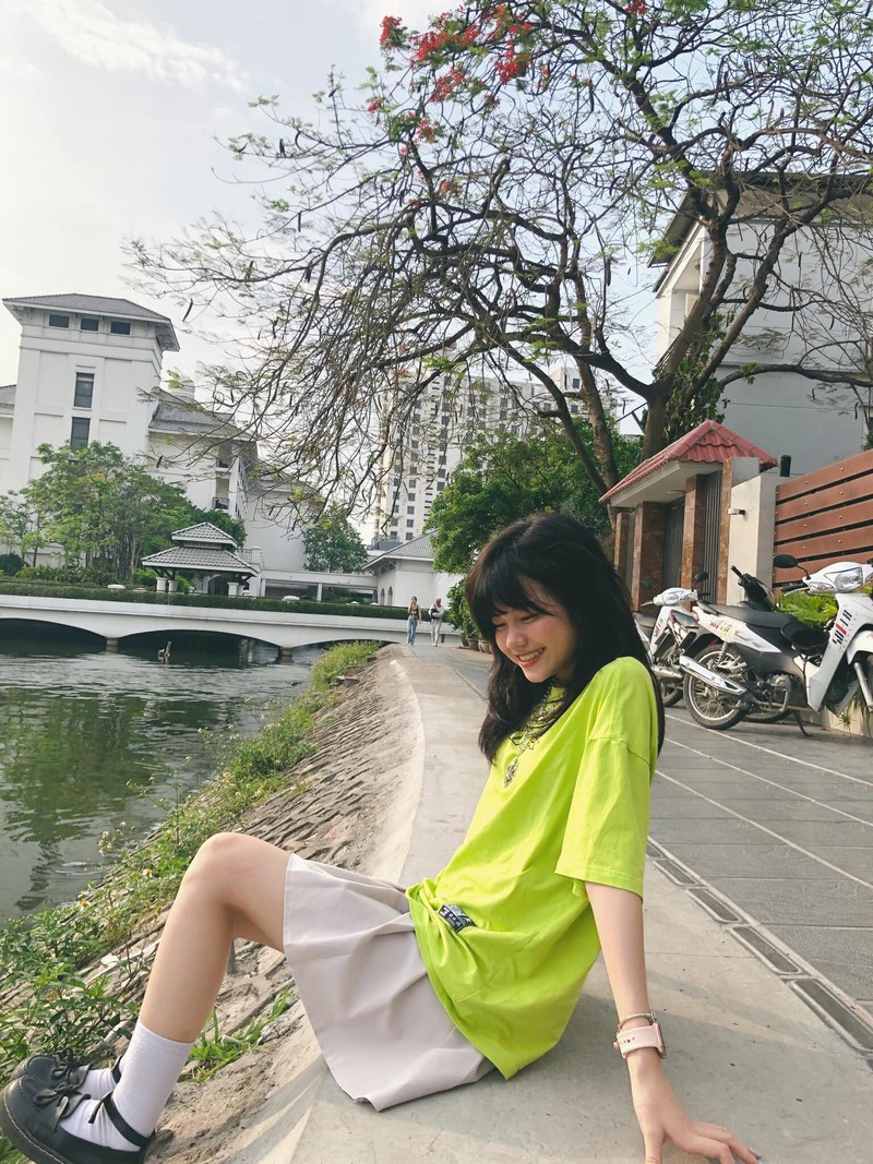 Vua len song, em gai streamer Linh Ngoc Dam khien dan tinh 