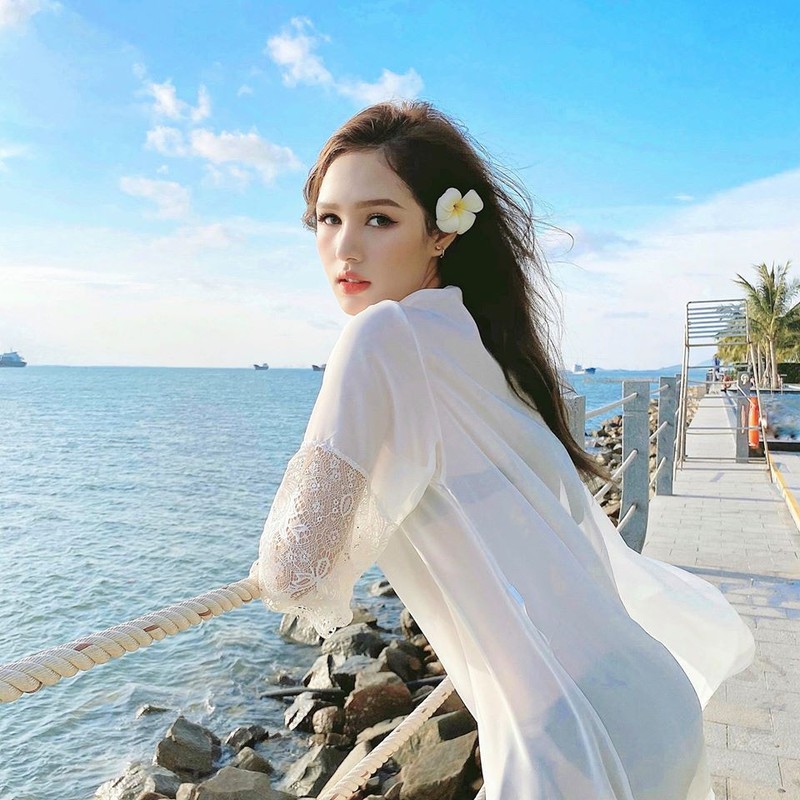 Cuoi “streamer giau nhat Viet Nam”, hot girl Xoai Non 