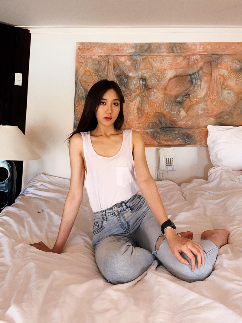 Mina Young bi cam livestream khien dan tinh tiec vi qua xinh-Hinh-8