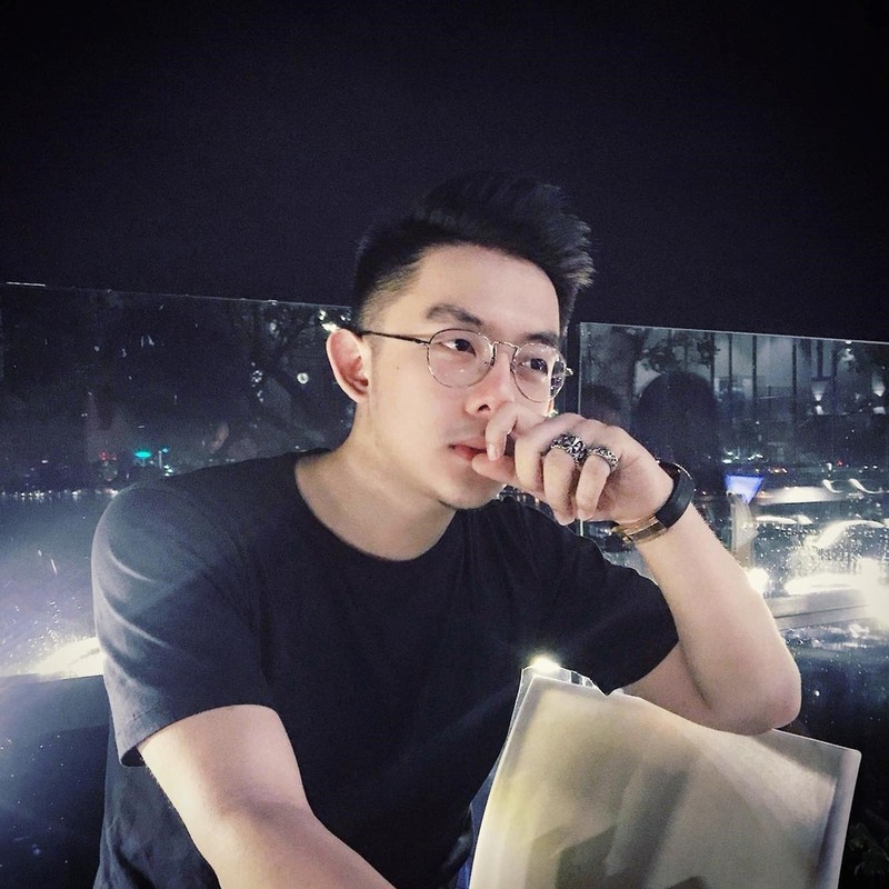 CEO Tong Dong Khue gay soc khi hua tang ban gai Iphone moi nhat-Hinh-12
