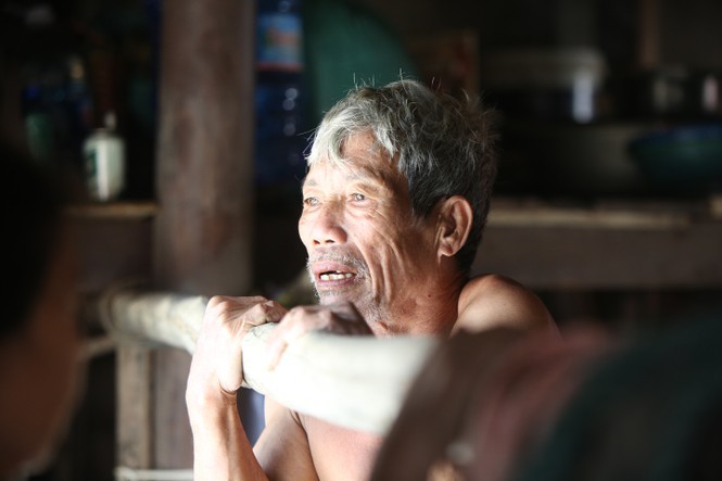 Chui vao noc nha noi dan tranh lu