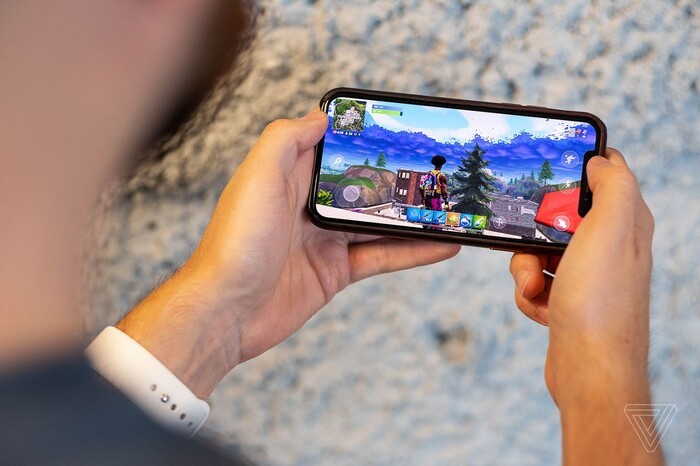 Tua game dinh dam Fortnite co the quay tro lai iPhone day bat ngo-Hinh-3