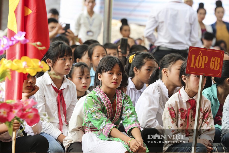 Net hon nhien trong treo cua tre em vung Tay Bac-Hinh-8