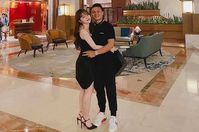 Lo dien gai xinh duoc Quang Hai “tha tim” nhiet tinh tren Instagram-Hinh-2