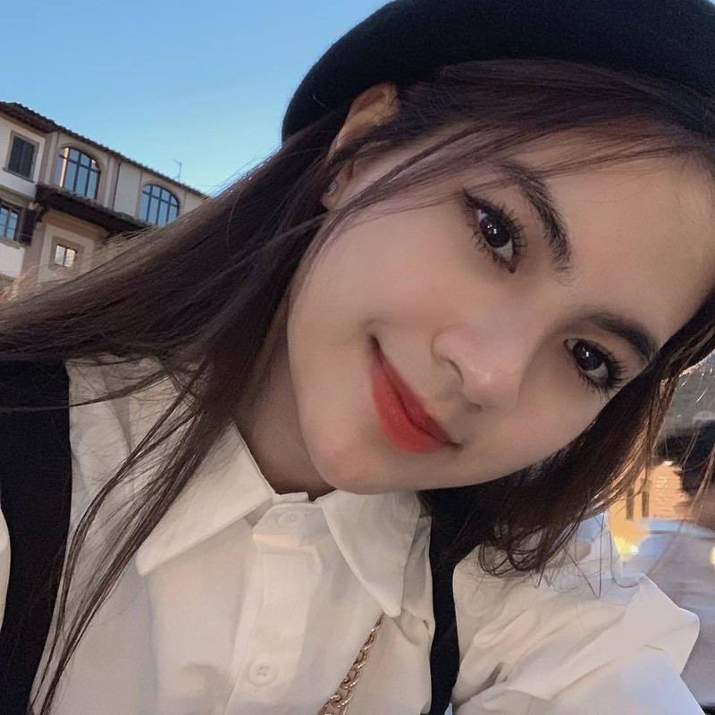 Lo dien gai xinh duoc Quang Hai “tha tim” nhiet tinh tren Instagram-Hinh-9
