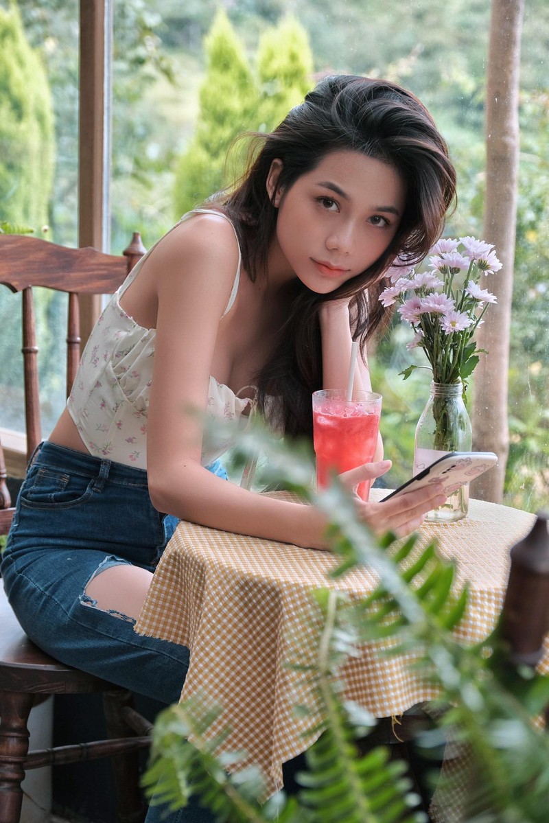 Hot girl Sai thanh khoe anh don Giang sinh nhan ngay trieu like-Hinh-7