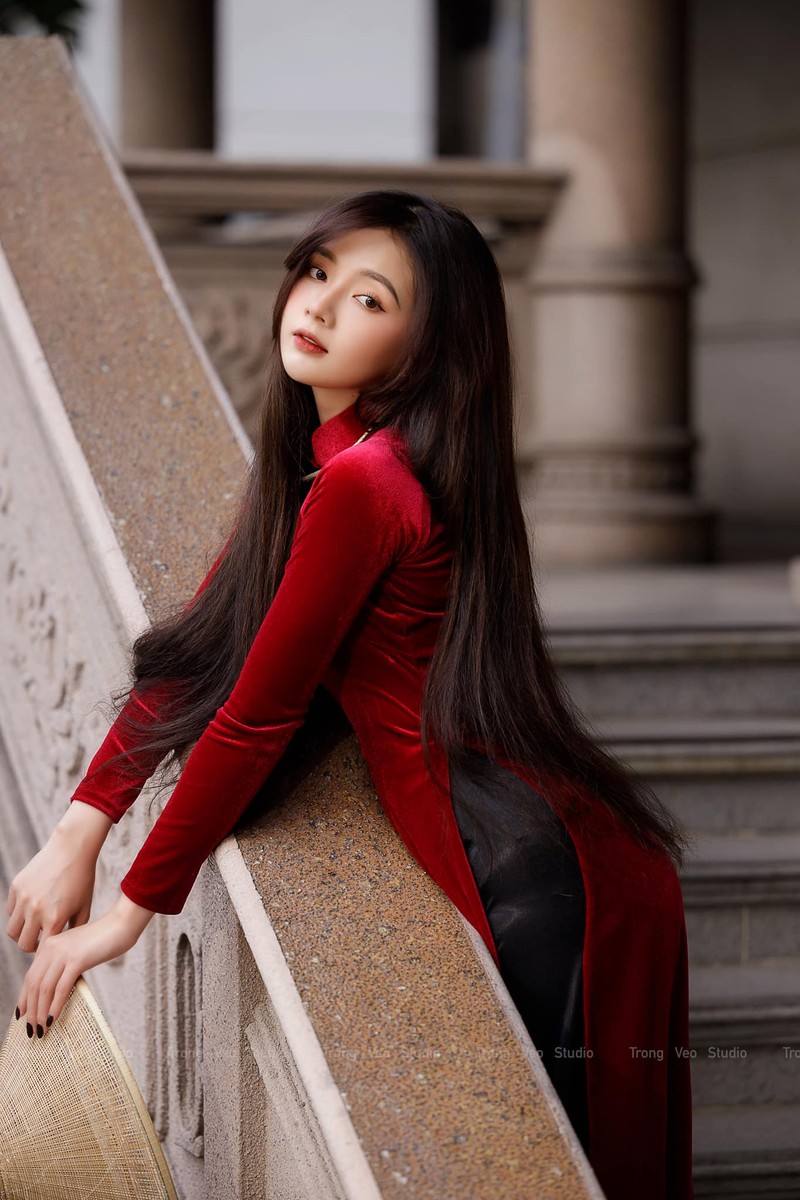 “Hot girl anh the” khoe dien ao dai do dep ngat ngay-Hinh-2