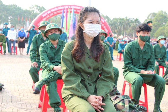 Loat nu tan binh xinh dep noi bat ngay len duong nhap ngu-Hinh-9