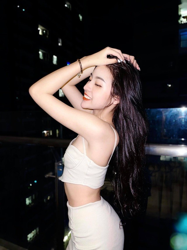 Xa roi thoi ngay tho, hot girl 