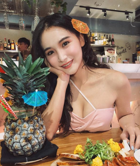 Lo danh tinh hot girl Instagram Dai Loan mat xinh dang chuan-Hinh-6