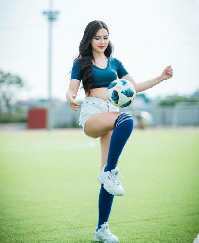 Sau 3 nam noi tieng, dan hot girl “Nong cung World Cup” gio ra sao?-Hinh-5