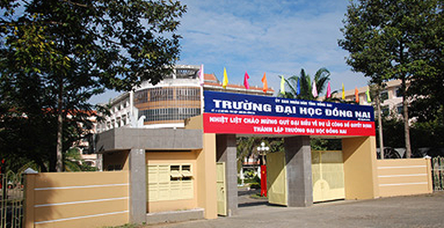 Cach chuc Hieu truong Truong Dai hoc Dong Nai