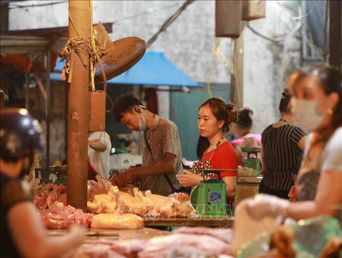 Van lo la phong, chong dich tai cho dau moi Ha Noi