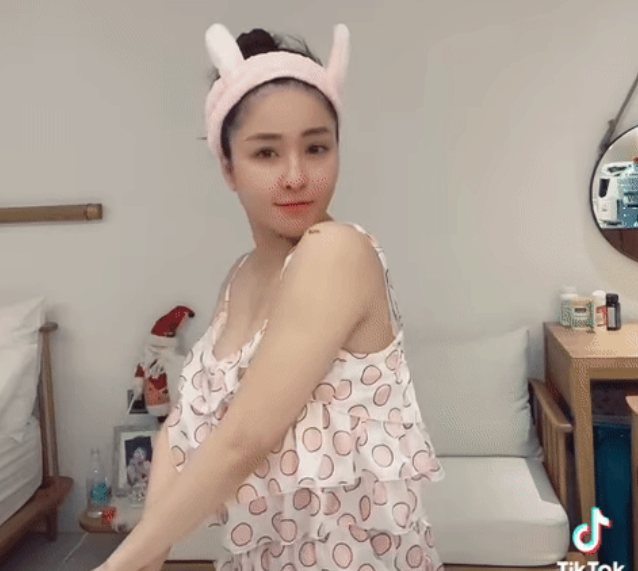 Quay clip lo body, hot girl Tram Anh dot mat netizen-Hinh-5