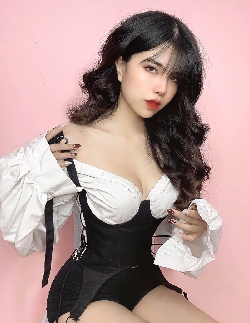 Nu streamer Viet gay me voi dang quyen ru van nguoi me-Hinh-10