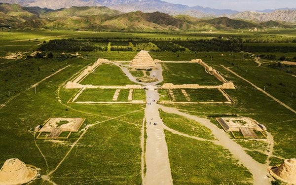 Lang mo 1000 nam: “Chim khong dam dau, co khong the moc“